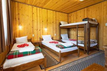 Фото номера Вилла с 3 спальнями Виллы Guest Houses Apriltsi г. Kravenik 11