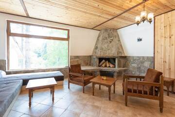 Фото номера Вилла с 3 спальнями Виллы Guest Houses Apriltsi г. Kravenik 16