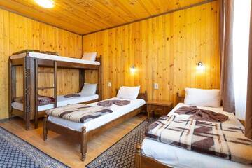 Фото номера Вилла с 3 спальнями Виллы Guest Houses Apriltsi г. Kravenik 28